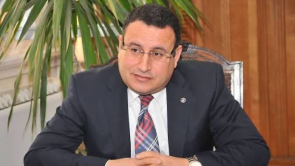 الدكتور عبد العزيز قنصوة