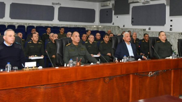 مراسم تسليم وتسلم القيادة فى تقليد عسكرى أصيل