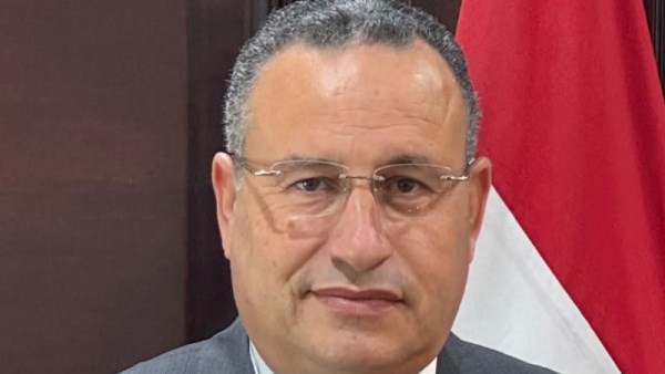 الدكتور عبد العزيز قنصوة