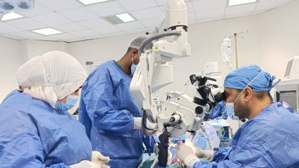 نجاح 8 عمليات زراعة قوقعة بمستشفى أسوان