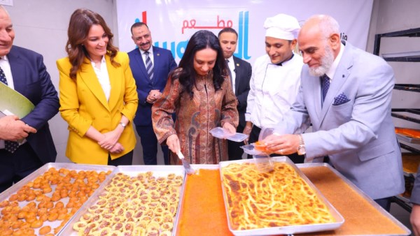 مايا مرسي تتفقد وحدة إطعام المحروسة بالوراق