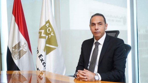 الدكتور إسلام عزام رئيس البورصة المصرية