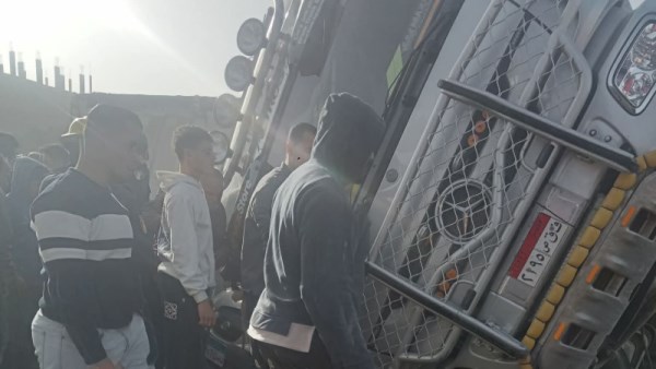 حادث انقلاب سيارة تريلا بالفيوم