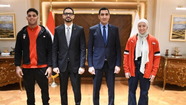وزير الرياضة يكرم «صفا والرملي»