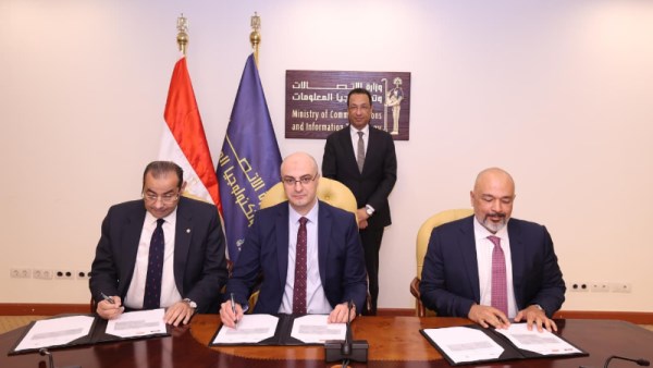 توقيع عدد من الاتفاقيات التجارية بين شركات الاتصالات