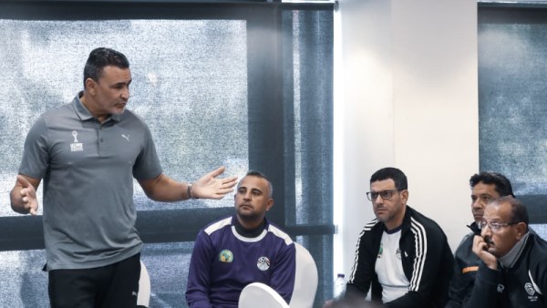 عصام الحضري