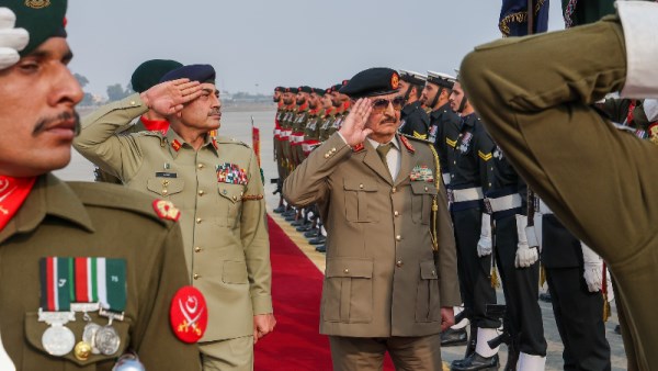 قائد الجيش الوطني الليبي المشير خليفة حفتر  