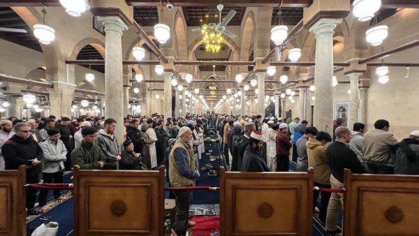 صلاة التراويح جماعة بالأزهر