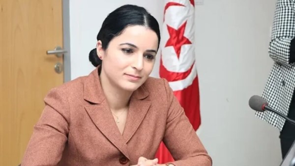 الناشطة السياسية  والمديرة السابقة لشركة الخطوط التونسية ألفة الحامدي 
