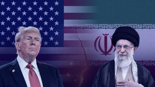 وفدا الولايات المتحدة وإيران يصلان عمان