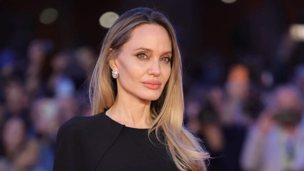 أنجلينا جولي في أحدث إطلالة من القطر