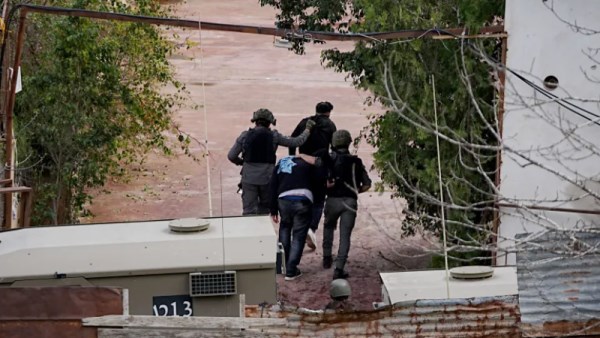 جيش الاحتلال يعتقل 18 فلسطينيا من الضفة