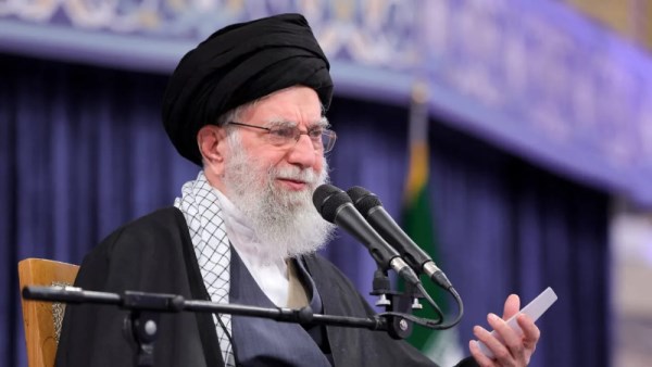 المرشد الأعلى الإيراني آية الله علي خامنئي 