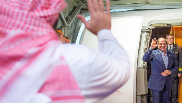 عودة الرئيس السيسي إلى مصر بعد زيارته للسعودية