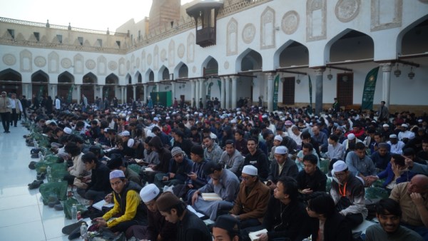 مائدة إفطار صائم بمسجد الأزهر