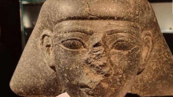 هولندا تعيد تمثالًا فرعونيًا إلى مصر بعد عرضه في معرض فني