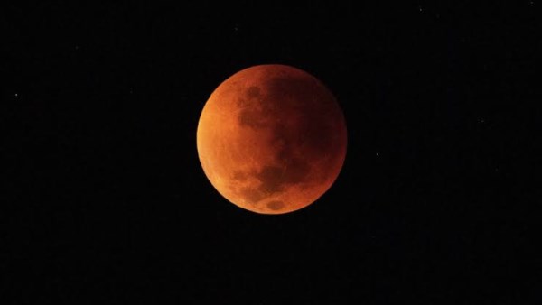 خسوف القمر الكلي في رمضان 2026