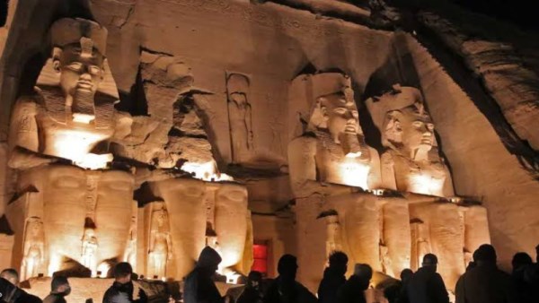 هل تم إلغاء حفل تعامد الشمس على معبد أبو سمبل بمحافظة أسوان؟   