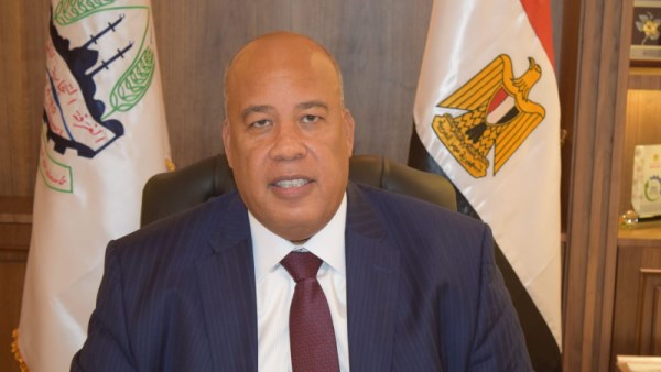 أيمن العشري 