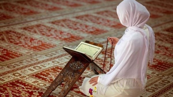  صلاة التراويح للنساء في البيت