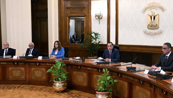 اجتماع رئيس الوزراء مع المحافظين