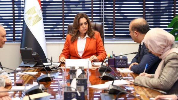 منال عوض وزيرة التنمية المحلية والبيئة