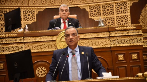 بـ «المنع والمناعة».. محمود مسلم يطالب الحكومة بخطة عاجلة لحماية الأطفال من «الفوضى الرقمية» وتغول منصات التواصل