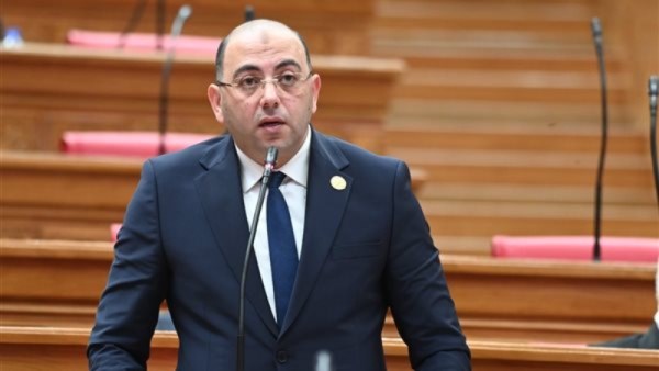 الدكتور أحمد العطيفي