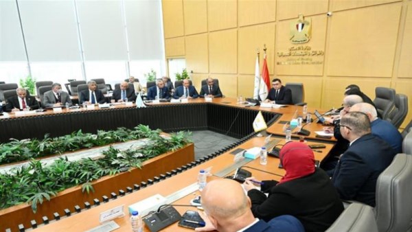 وزير الإسكان 