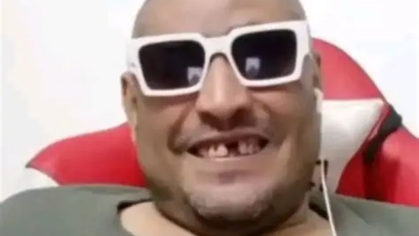"الحاج علي" والد كروان مشاكل