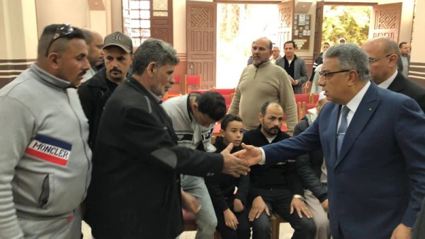 محافظ الدقهلية يعزي أهالي ضحايا حادث محور 30 يونيو