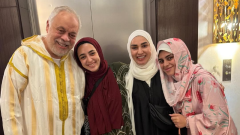 روجينا تحتفل بالعيد في الحرم المكي رفقة زوجها أشرف زكي وابنتيهما