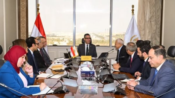 اجتماع وزير التموين