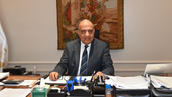 محمود عصمت، وزير الكهرباء