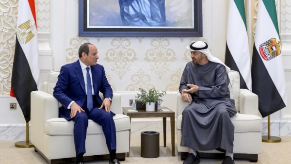 بن زايد يستقبل الرئيس السيسي