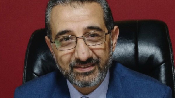 الدكتور عمرو السمدوني 