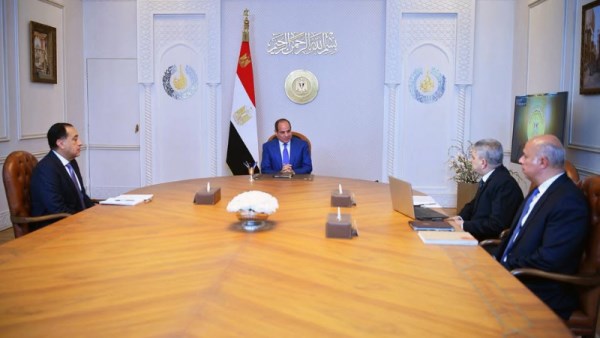 الرئيس السيسي يعقد اجتماع 