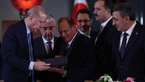 أردوغان يستقبل المقرئ أحمد نعينع في أنقرة للمشاركة في احتفالات ليلة القدر