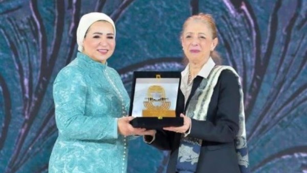 الفنانة التشكيلية نازلي مدكور