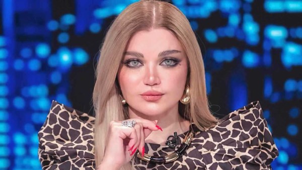 ياسمين الخطيب تكشف ندمها على مهاجمة هاني شاكر