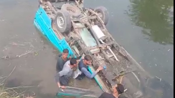 حادث انقلاب سيارة قنا