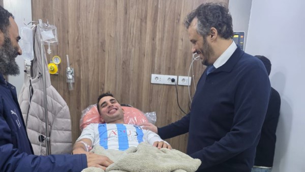 ممدوح عيد يطمئن على محمد حمدي