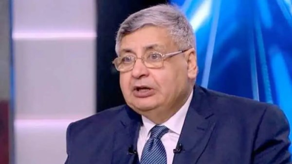 البروفيسور الوزير عوض تاج الدين