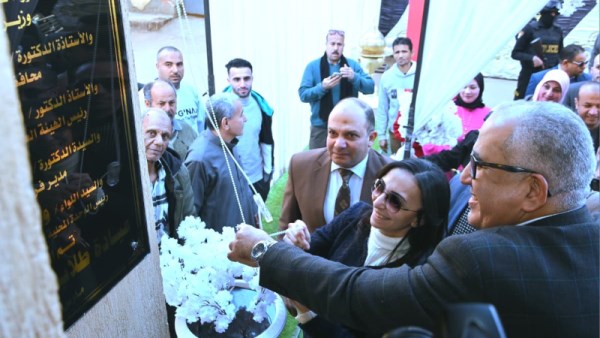 محافظ البحيرة تفتتح عيادة التأمين الصحي
