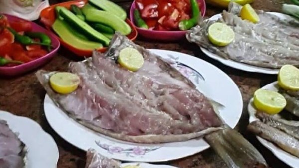 تناول الفسيخ بعيد الفطر 