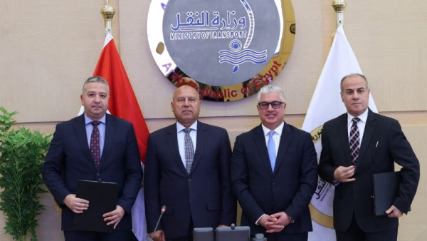 الفريق كامل الوزير وزير النقل 