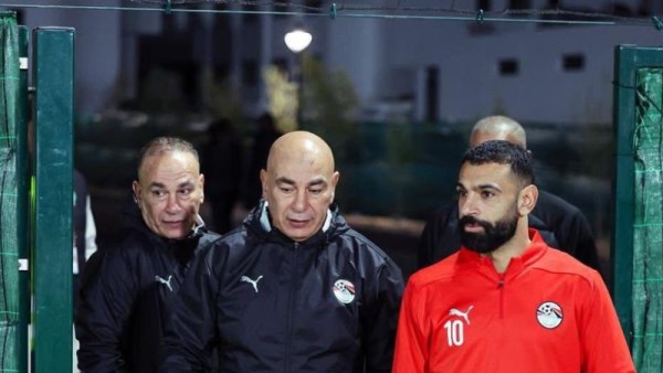 حسام وإبراهيم حسن مع محمد صلاح