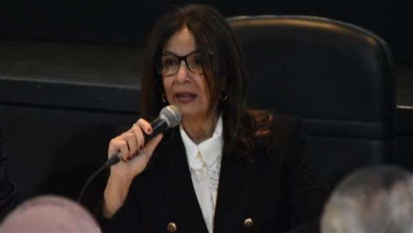وزيرة الثقافة 