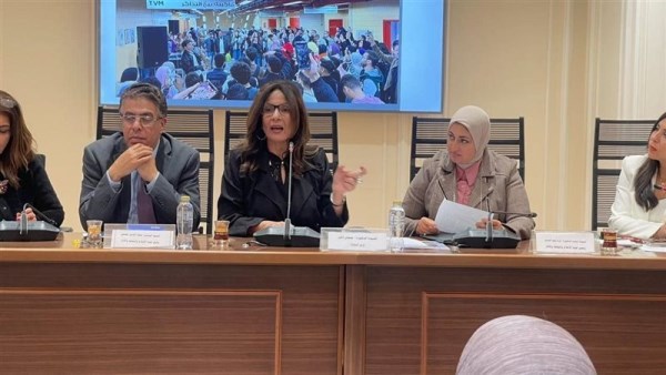 وزيرة الثقافة 