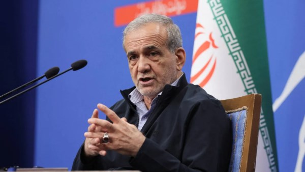 الرئيس الإيراني يعين مجيد بن الرضا قائمًا بأعمال وزير الدفاع
